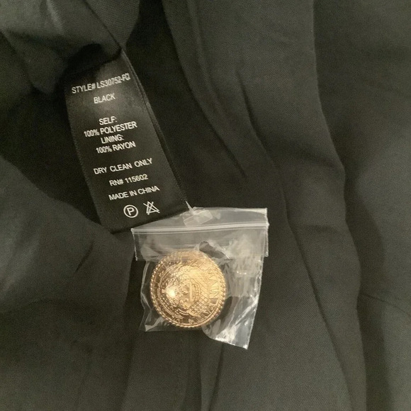 Steve Madden Size Medium Black Textured Mini Skirt. New - Picture 3 of 8